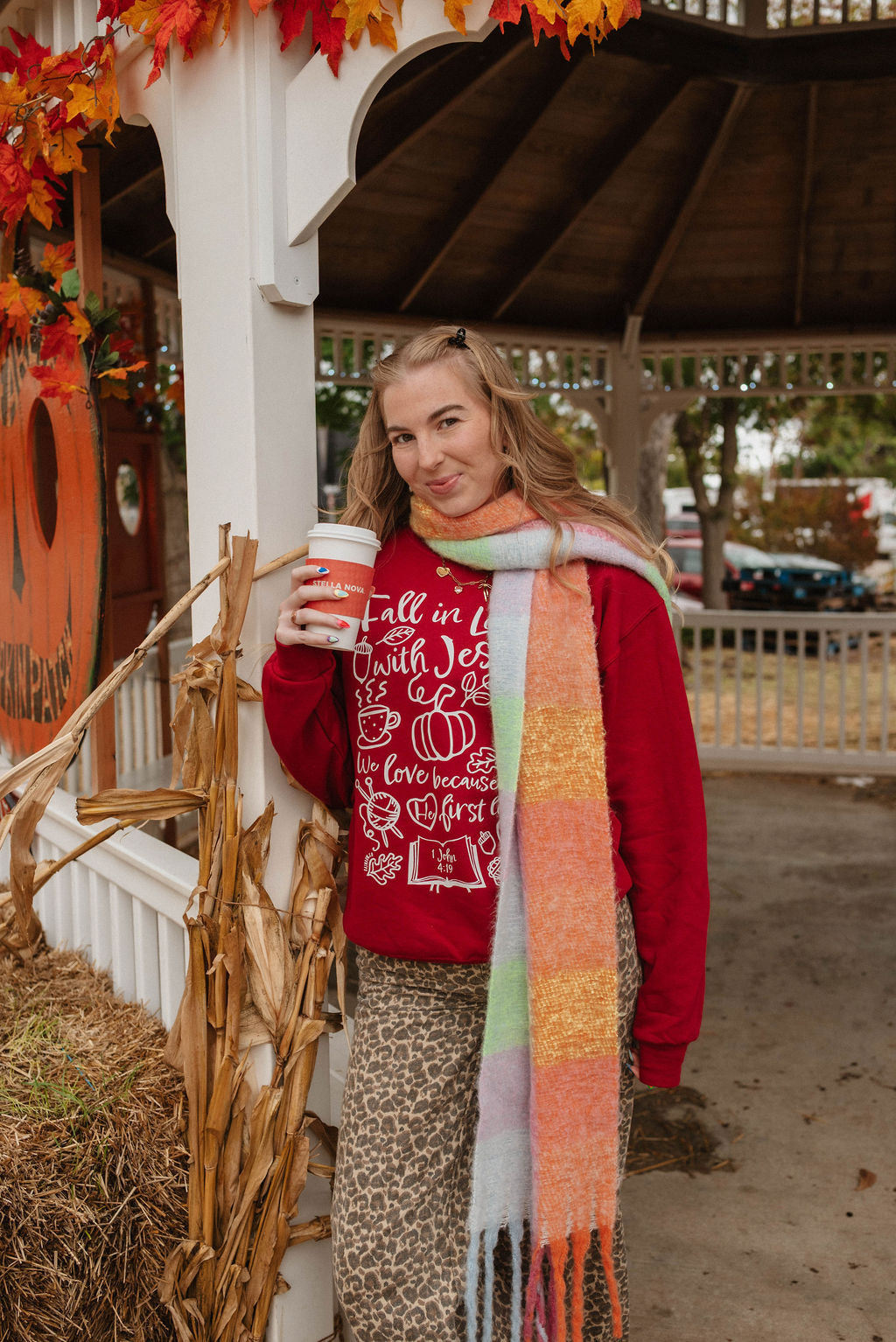 FALL 4 JESUS PULLOVER<3