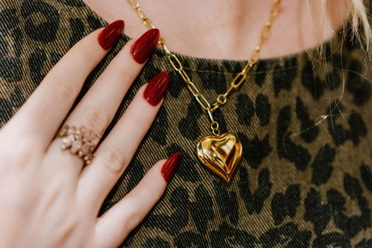 Golden heart necklace <3