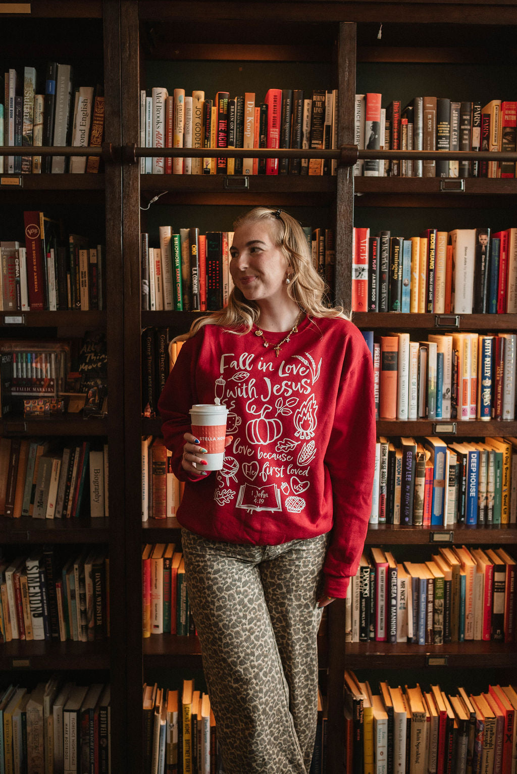 FALL 4 JESUS PULLOVER<3