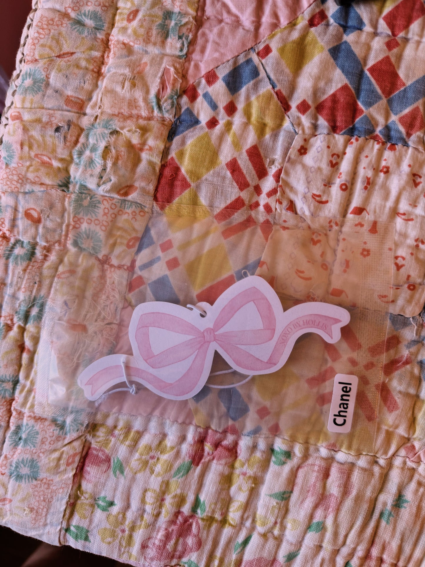 Pink bow freshener