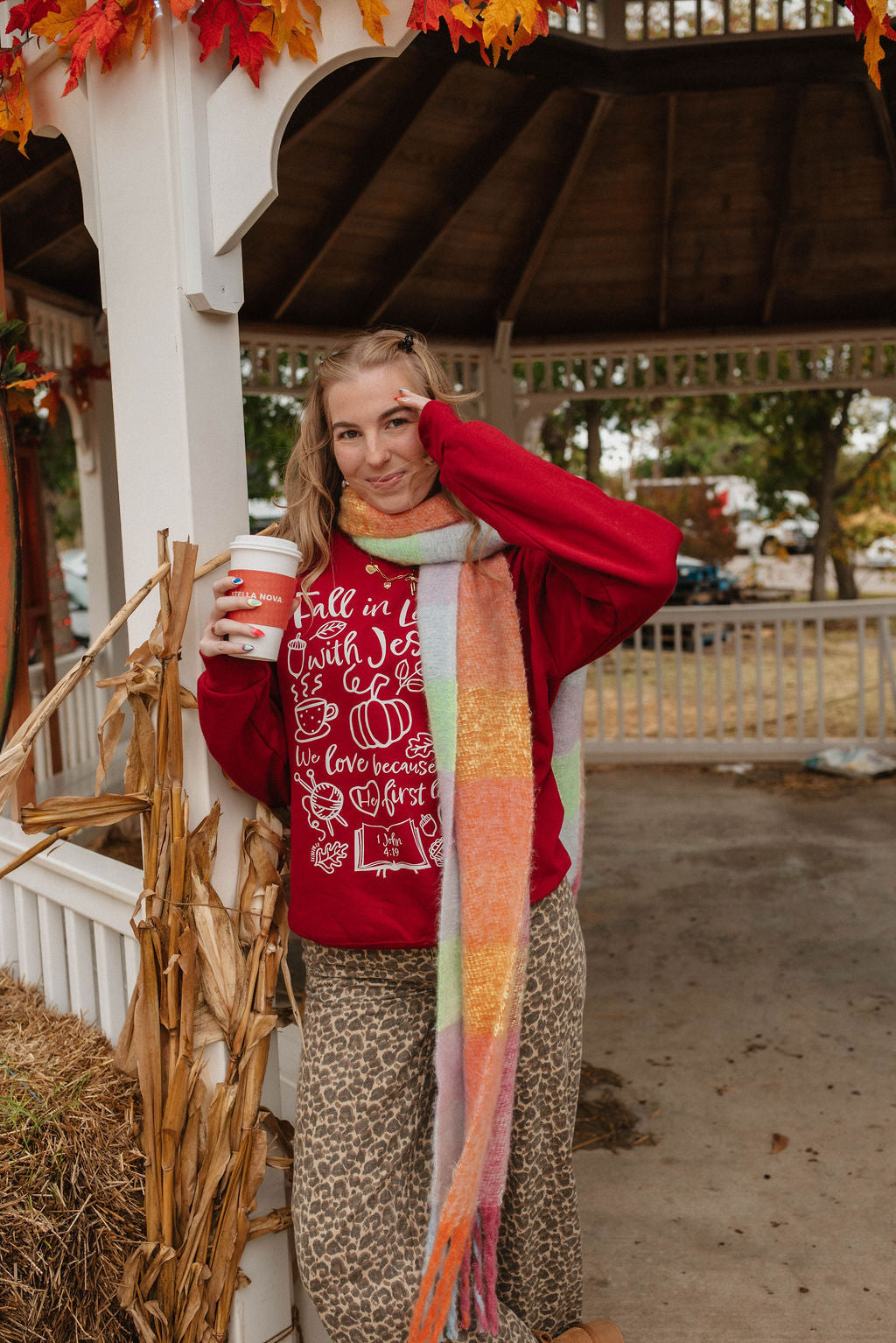 FALL 4 JESUS PULLOVER<3