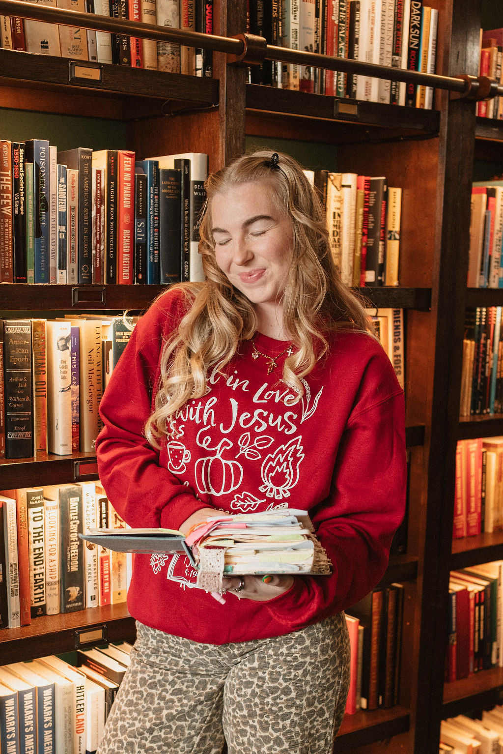 FALL 4 JESUS PULLOVER<3