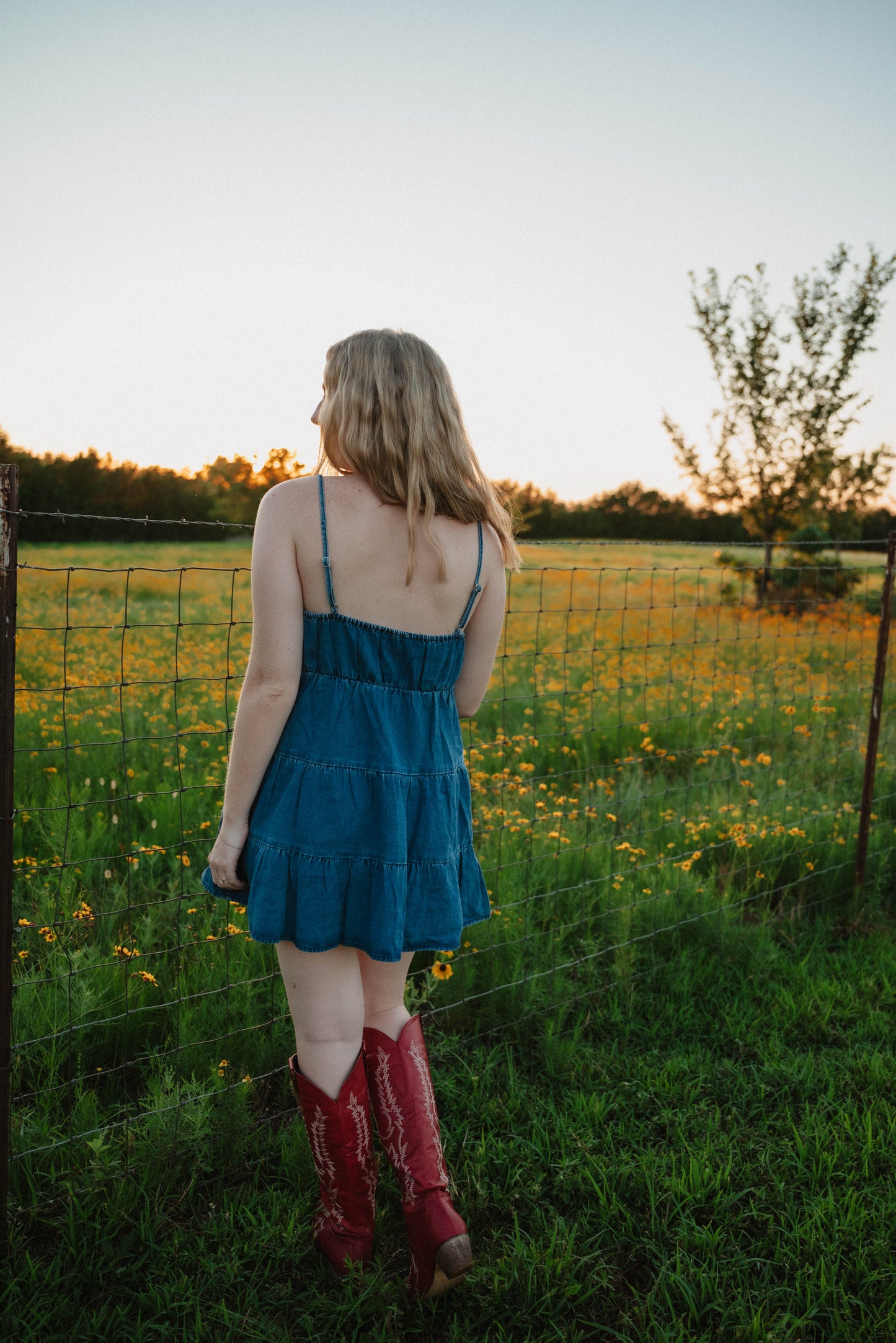 Darling denim dress!